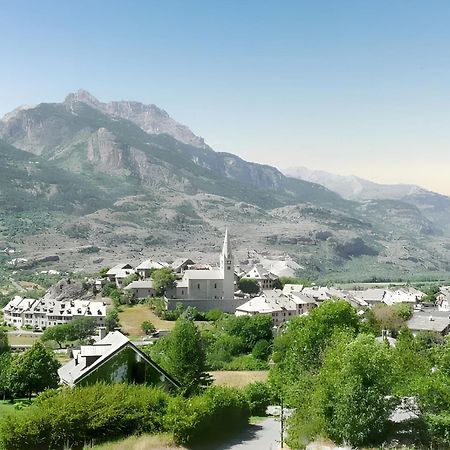 Appartement Paisible A Saint-Crepin Avec Vue Sur La Montagne Exterior photo
